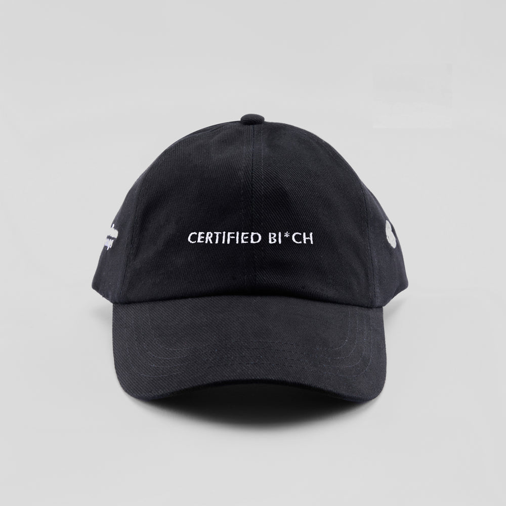 Cappellino in caldo cotone "Certified Bi*ch"