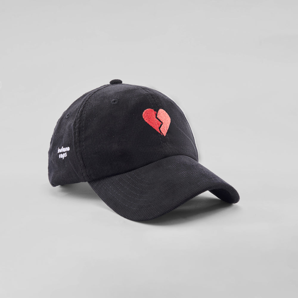 Cappellino in velluto a coste "Cuore spezzato"