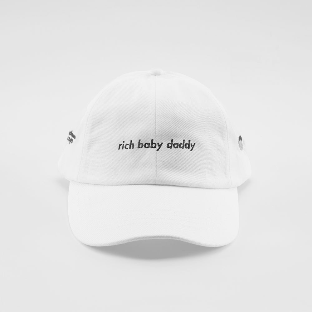 Cappellino in caldo cotone "Rich baby daddy"