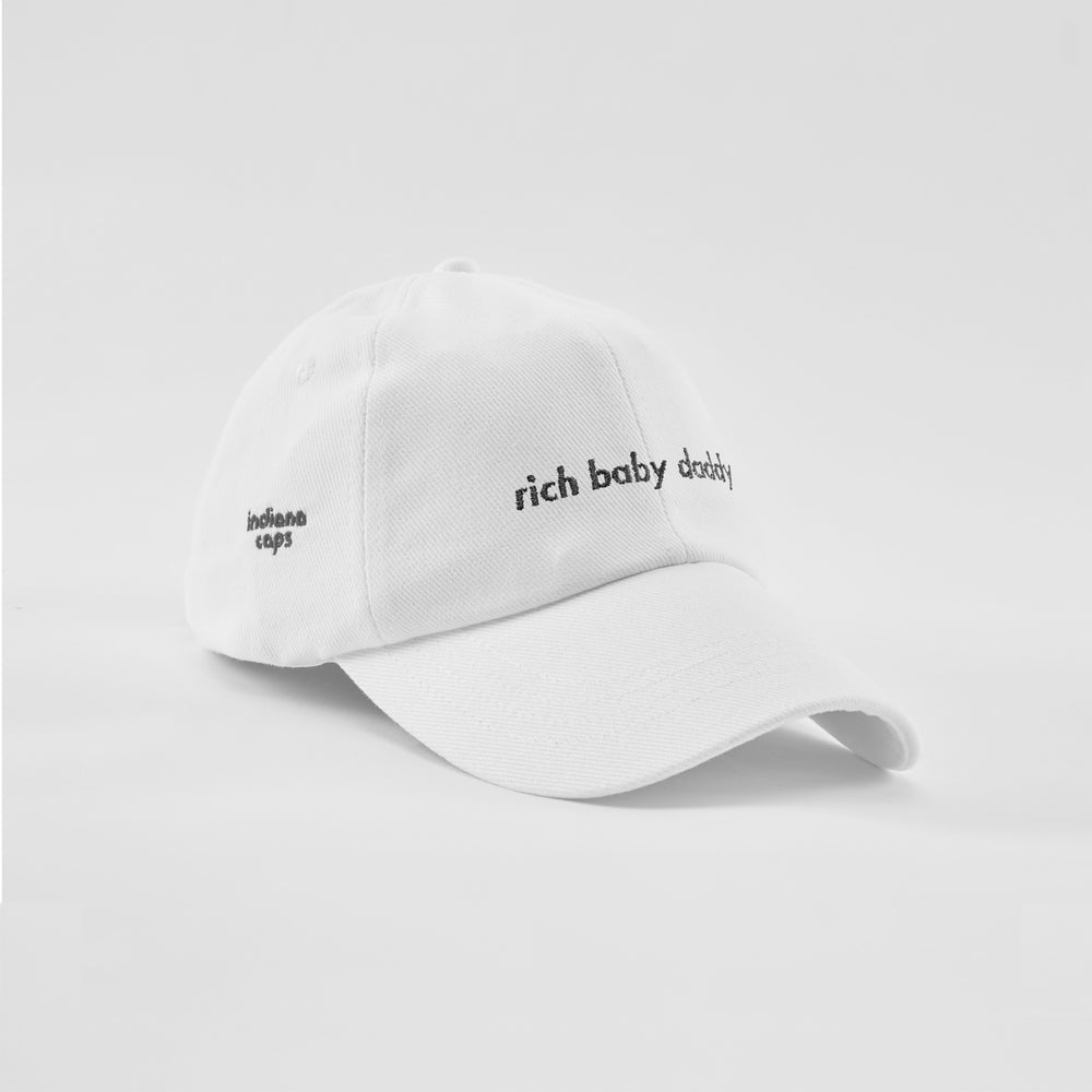 Cappellino in caldo cotone "Rich baby daddy"